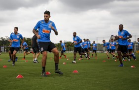 Pedro Henrique treina no CT na manhã deste sábado, no CT