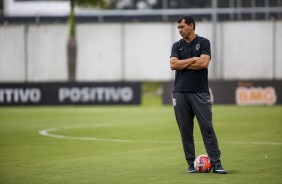 Treinador Fbio Carille comanda o treino para o jogo contra o Oeste