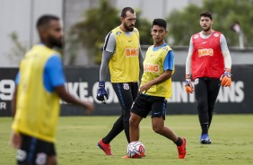 Walter, Oya e Caíque França no treino deste sábado no CT Joaquim Grava