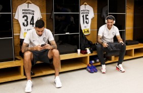 Pedro Henrique e Ralf no vestirio da Arena Corinthians antes do jogo contra o Oeste