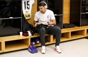 Volante Ralf no vestiário da Arena Corinthians antes do jogo contra o Oeste, pelo Paulistão