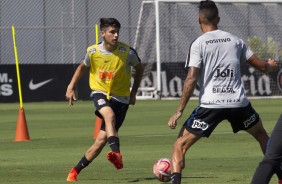 Ángelo Araos treina no CT Joaquim Grava na manhã desta segunda