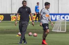 Carille e Fagner no treino da manhã desta segunda-feira no CT