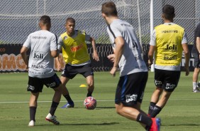 Com a presença de garotos do sub-20, Corinthians treina nesta segunda-feira