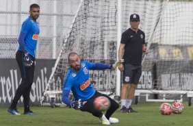 Goleiros do Corinthians no treinamento de hoje no CT Joaquim Grava