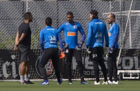 Goleiros do Timão treinam no CT Joaquim Grava na manhã desta segunda