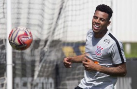 Gustagol no treinamento da manhã desta segunda-feira no CT