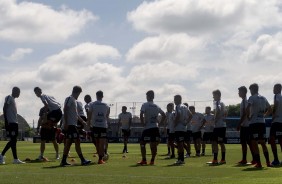 Jogadores j treinam no CT Joaquim Grava na manh desta segunda-feira