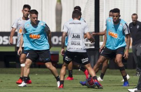 Ramiro e Gustagol no treino desta segunda-feira no CT