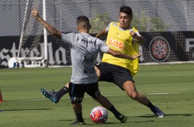 Roni treinou mais uma vez junto ao elenco profissional do Corinthians