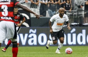 Vagner Love durante a vitria contra o Oeste, pelo Campeonato Paulista