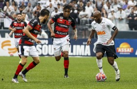 Vagner Love durante a vitória contra o Oeste, pelo Paulista