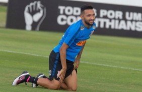 Clayson durante o treino desta tera-feira no CT Joaquim Grava