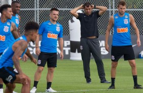 Ramiro, Carille e Henrique nesta tera-feira no CT durante treino da tarde