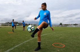 Giovanna treina pelo Corinthians Futebol Feminino nesta quarta-feira