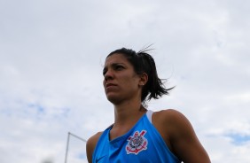 Lateral-direita Paulinha treina pelo Corinthians Futebol Feminino nesta quarta-feira