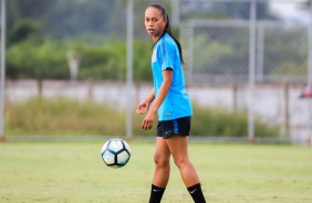 Adriana durante treino do Corinthians Futebol Feminino