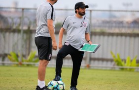 Arthur Elias prepara as meninas do Corinthians Futebol Feminino para jogo contra o Santos