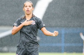 Atacante Millene empatou o placar para o Corinthians no jogo contra o Santos