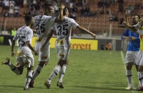 Avelar em comemorao ao seu gol contra o Ituano