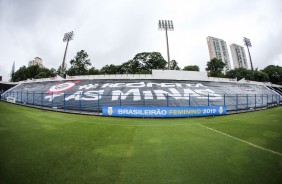 Bandeirão #RespeitaAsMinas foi lindo no jogo contra o Santos, pelo Brasileirão Feminino
