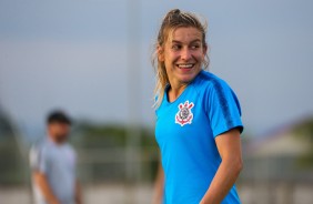 Cacau durante treino das meninas do Corinthians Futebol Feminino