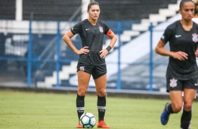 Gabi Zanotti no duelo contra o Santos pelo Brasileiro Feminino