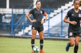 Gabi Zanotti no duelo contra o Santos pelo Brasileirão Feminino