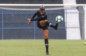 Giovanna no duelo contra o Santos pelo Brasileiro Feminino
