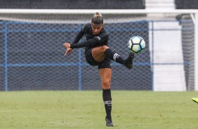 Giovanna no duelo contra o Santos pelo Brasileirão Feminino