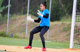 Goleira Lel no treino das meninas do Corinthians Futebol Feminino