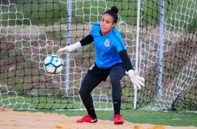 Goleira Lelê no treino do Corinthians Futebol Feminino