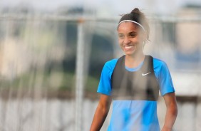 Juliete no treino das meninas do Corinthians Futebol Feminino