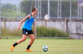 Pardal durante treino das meninas do Corinthians Futebol Feminino