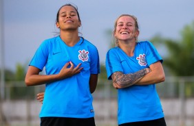 Que marra da Victória e da Cacau durante o treino das meninas do Corinthians Futebol Feminino