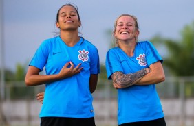 Que marra da Victria e da Cacau durante o treino das meninas do Corinthians Futebol Feminino