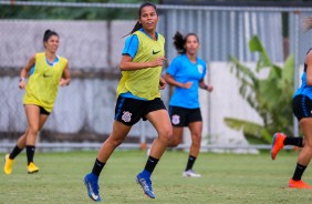 Victria no treino das meninas do Corinthians Futebol Feminino