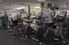 Danilo Avelar no treino desta quinta-feira no CT Joaquim Grava