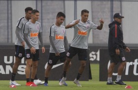 Jogadores no treino desta quinta-feira no CT Joaquim Grava