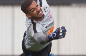 Goleiro Filipe no treino de hoje no CT Joaquim Grava