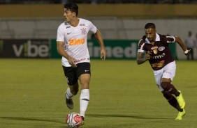 Danilo Avelar em partida contra a Ferroviária, na Fonte Luminosa, pelo Paulistão