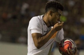 Gustavo marcou o tento corinthiano contra a Ferroviária, na Fonte Luminosa