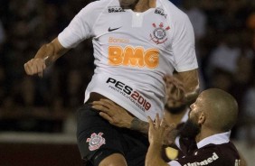 Zagueiro Henrique durante jogo contra a Ferroviria, pelo Paulisto