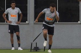 Gustavo e Andr Lus treinam no CT Joaquim Grava nesta segunda-feira