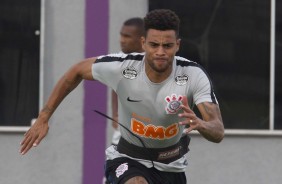 Olha o cara a! Gustavo volta aos treinos aps marcar o gol de empate contra a Ferroviria