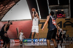 Giovannoni durante o jogo contra o Vasco pelo Novo Basquete Brasil