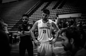 Giovannoni em foco no jogo contra o Vasco pelo Novo Basquete Brasil