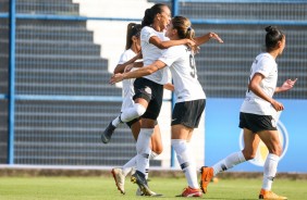 Millene, Adriana e Giovanna na goleada contra o Internacional, pelo Brasileiro Feminino