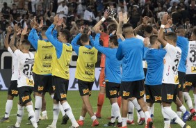 Jogadores do Corinthians comemoram a classificao diante a Ferroviria, na Arena Corinthians