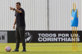 Carille comanda treino no CT Joaquim Grava neste sábado